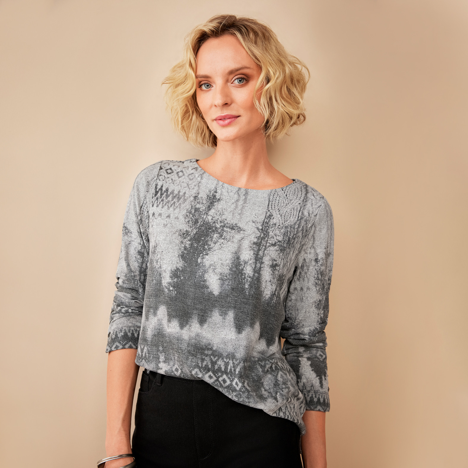 Petite - Scenic Long Sleeve Top