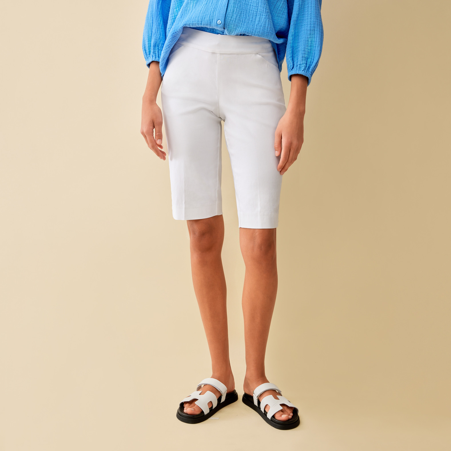Comfort Bermuda Short Half Body - White