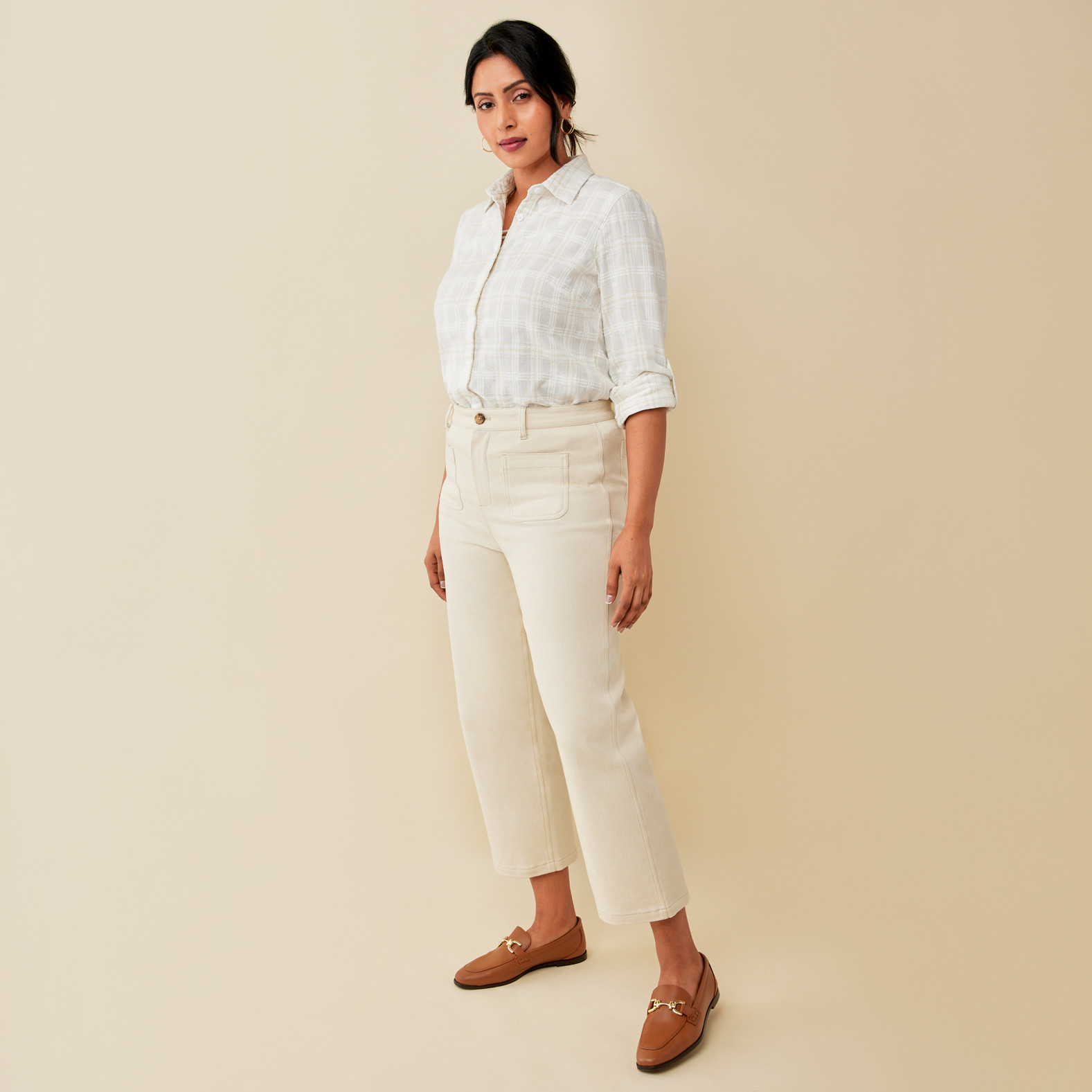 Patch Pocket Crop Pant Full Body
