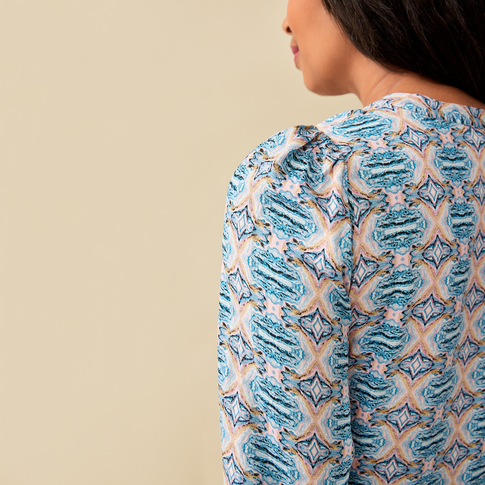 3/4 Sleeve Patterned Dress Close Up
