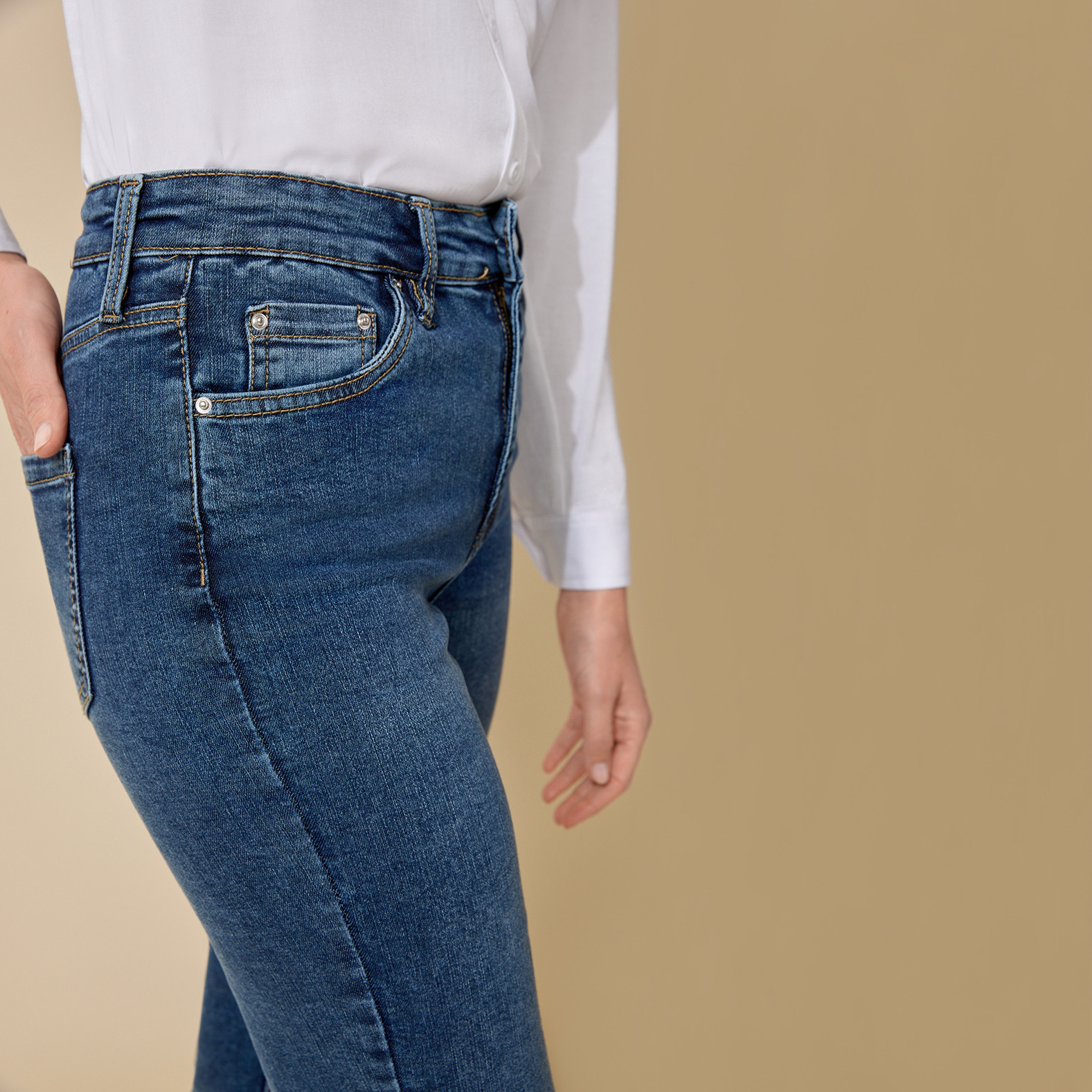 Straight Leg Denim Capris-Close up