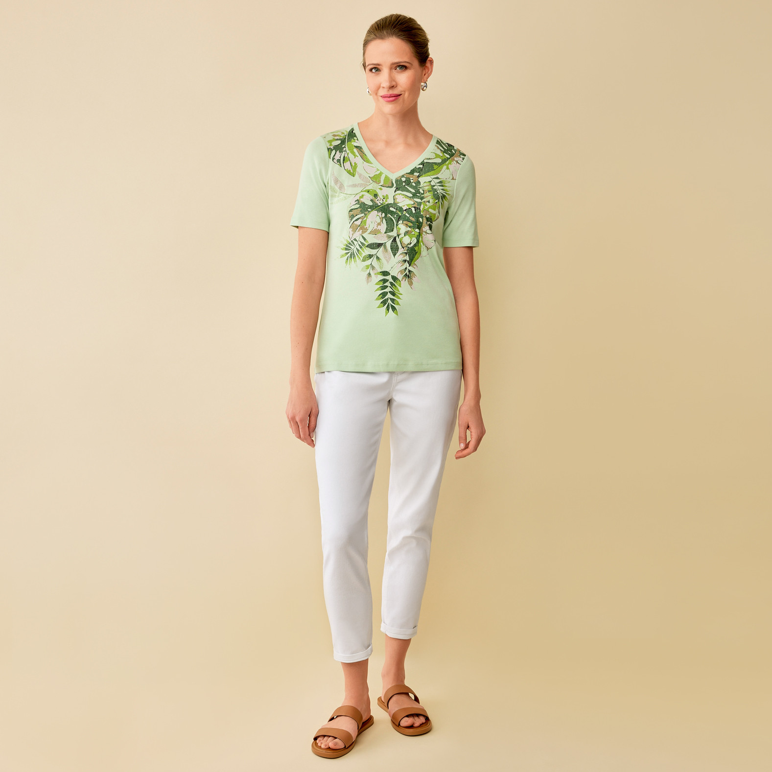 Everyday Fit V-Neck Leaf Pattern Tee Full Body Untucked
