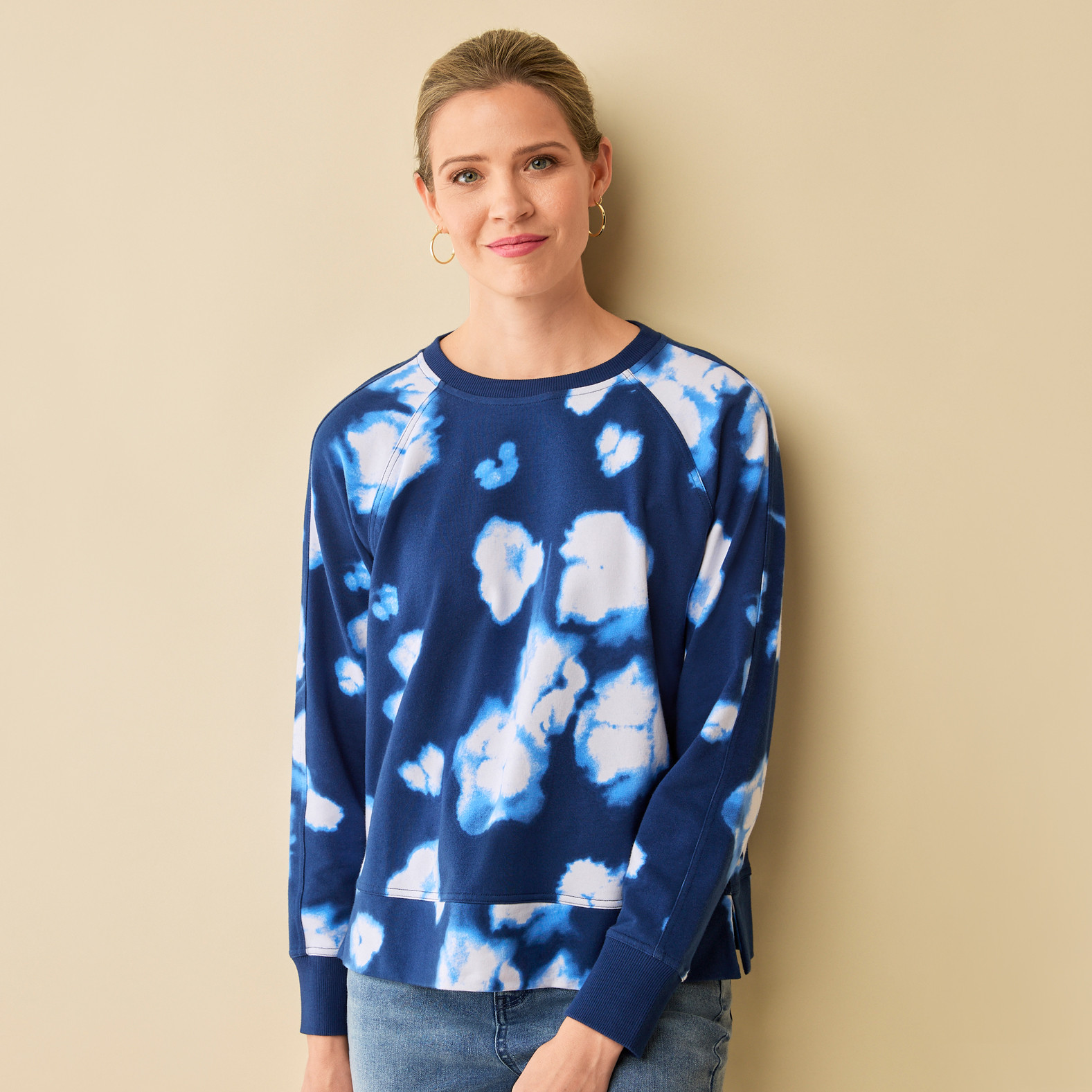 Tie-Dye Crewneck Sweater Half Body