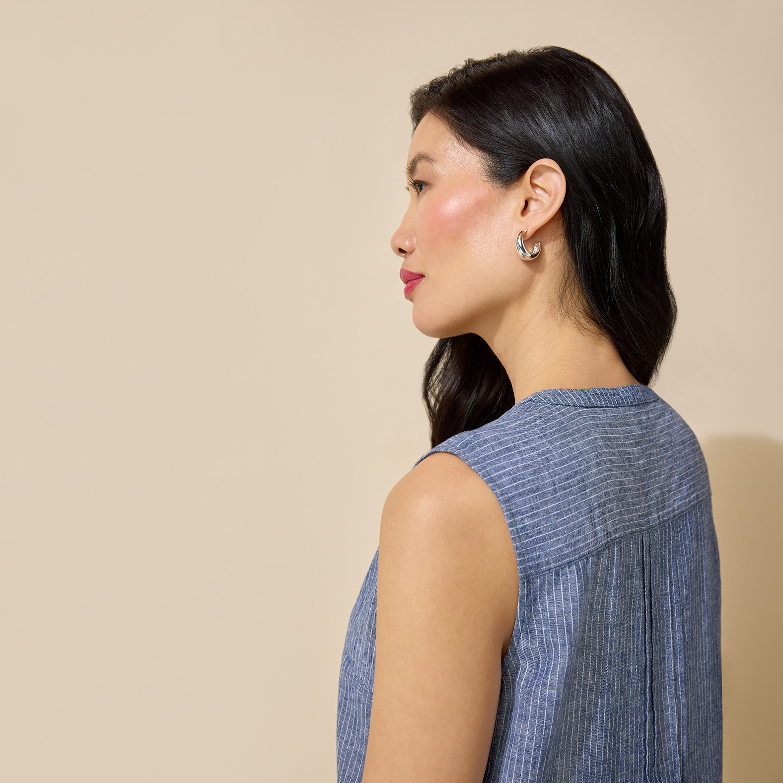 Sleeveless Linen-Cotton Dress Back View Close Up