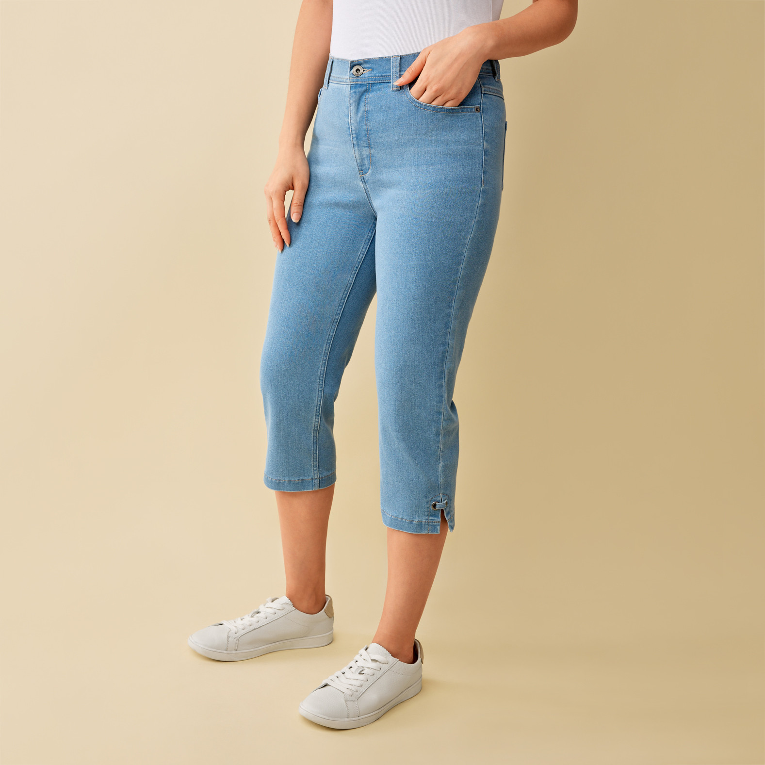 Essential Slim Denim Capri Half Body