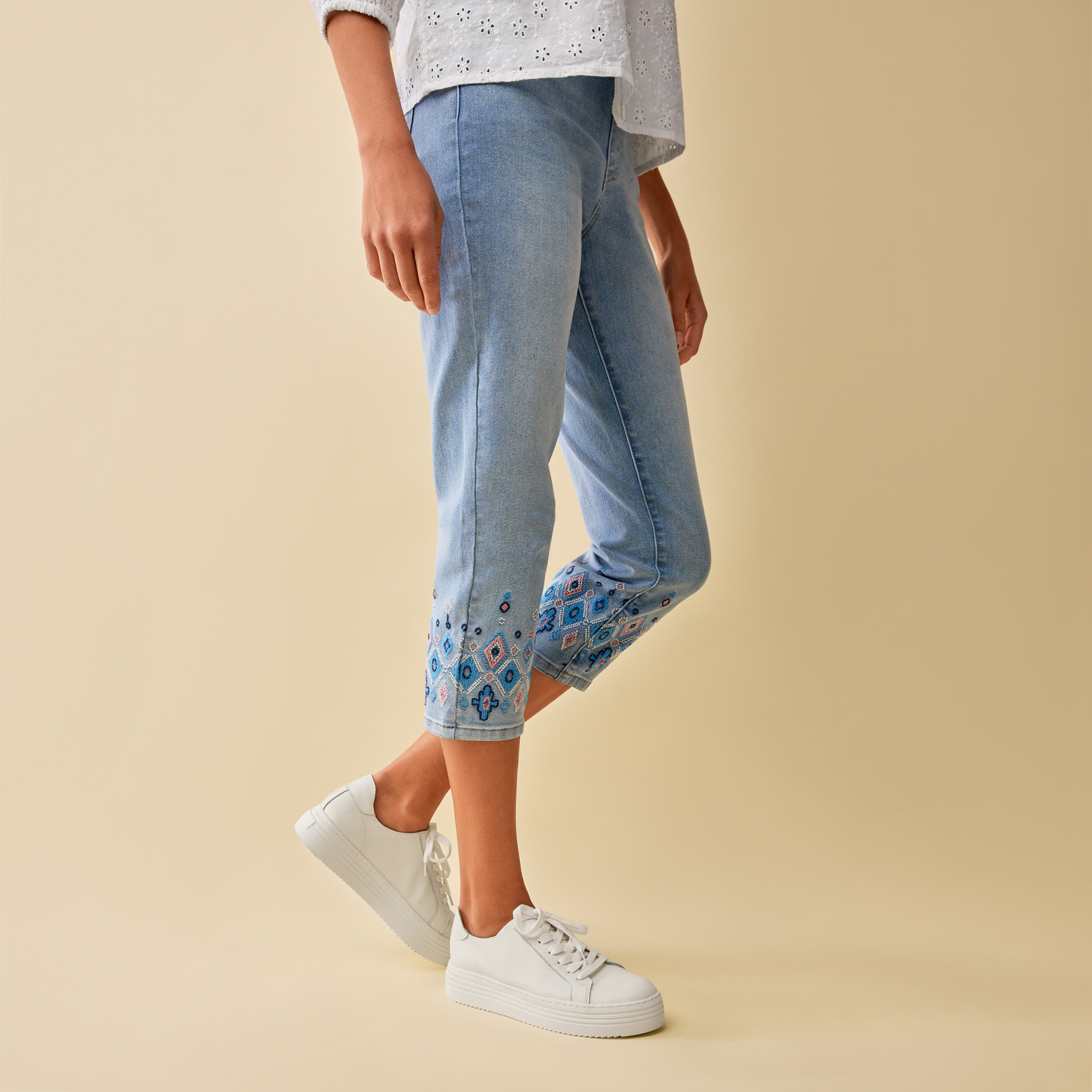 Light Wash Comfort Crop Jean Side View