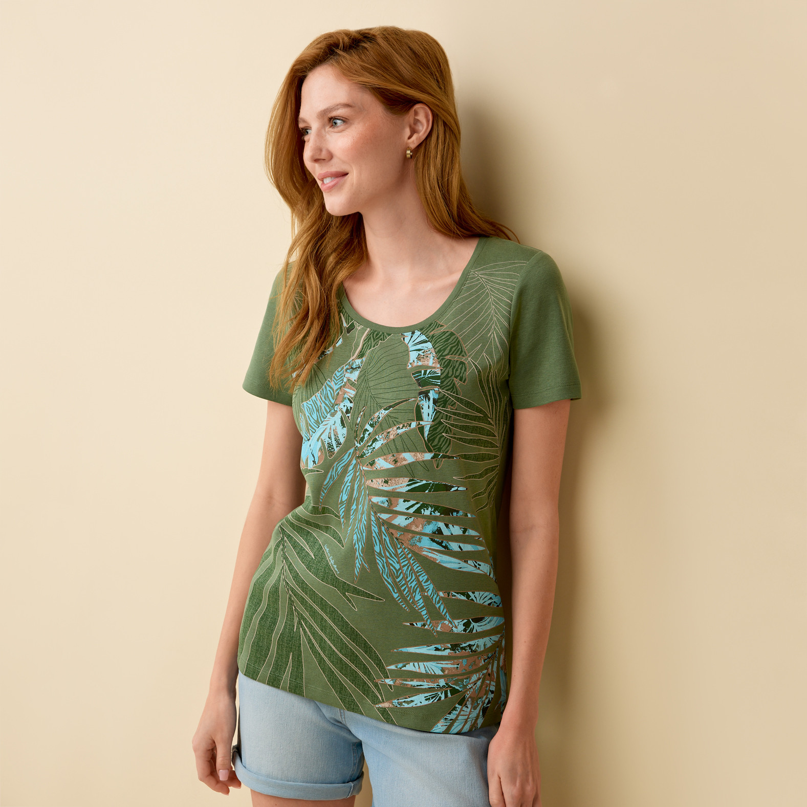 Everyday Fit Tropical Leaves Tee Half Body