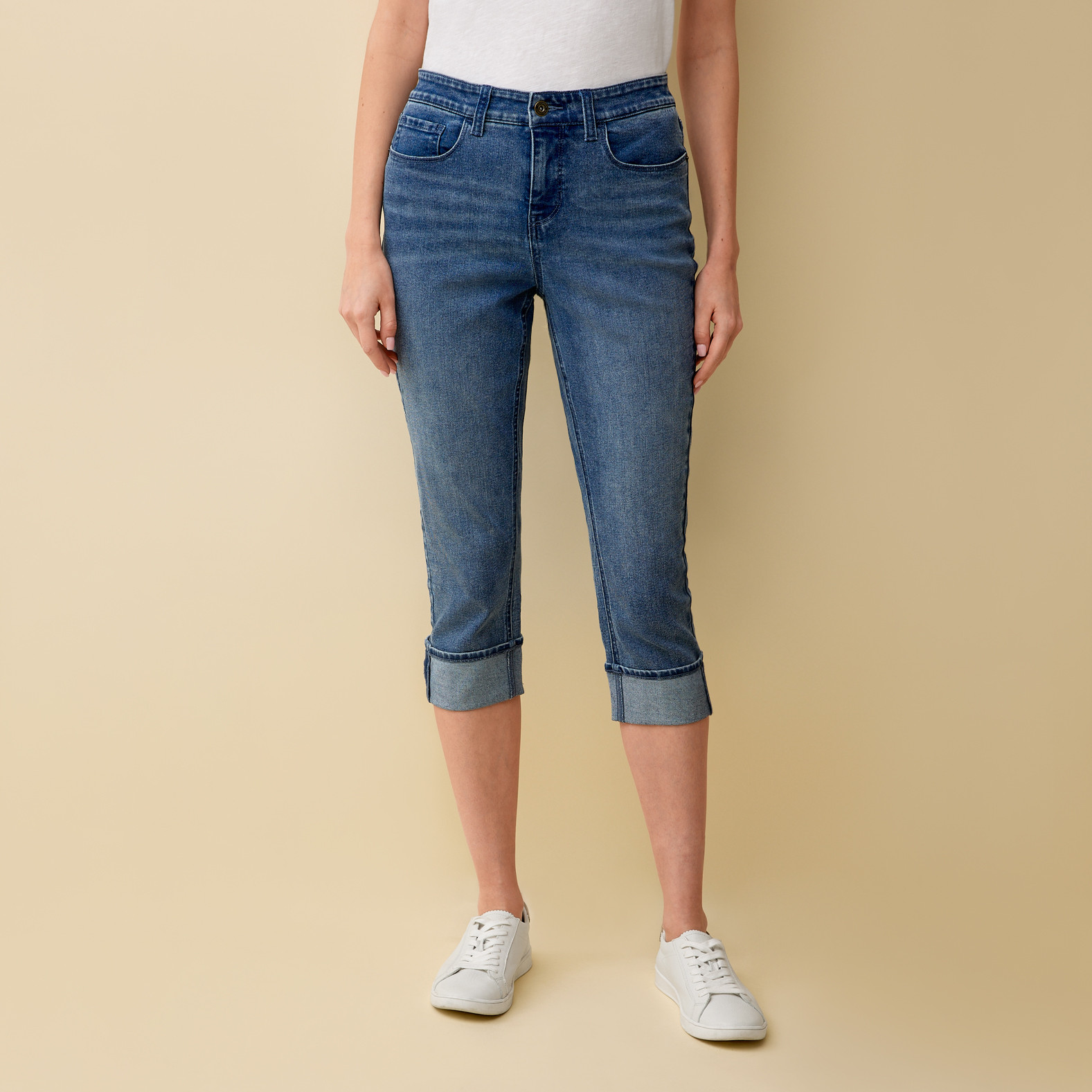 Petite - Curvy Essential Crop Jean Half Body