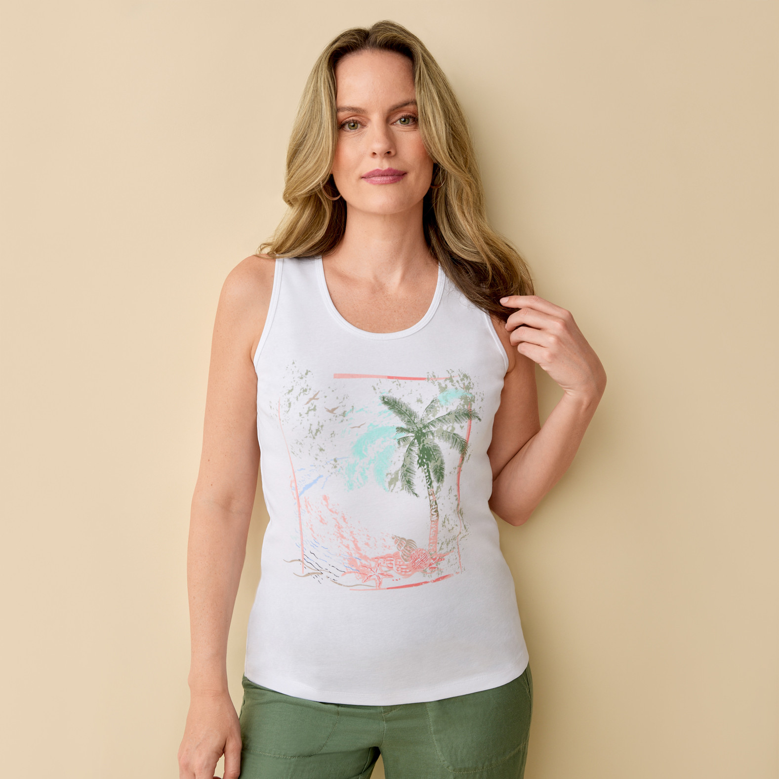 Everyday Fit Island Scene Tank Top Half Body