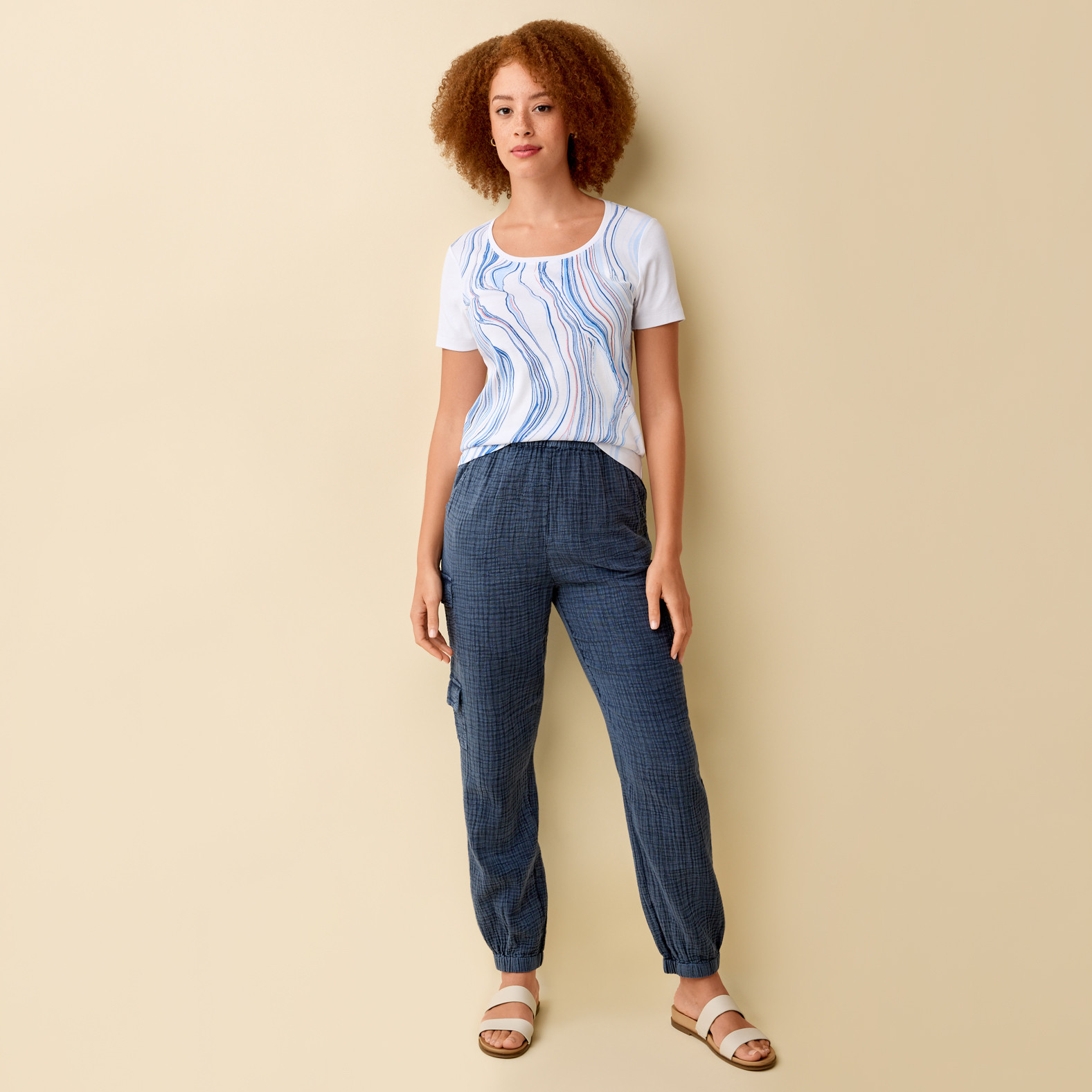 Everyday Fit Marble Print Tee Full Body