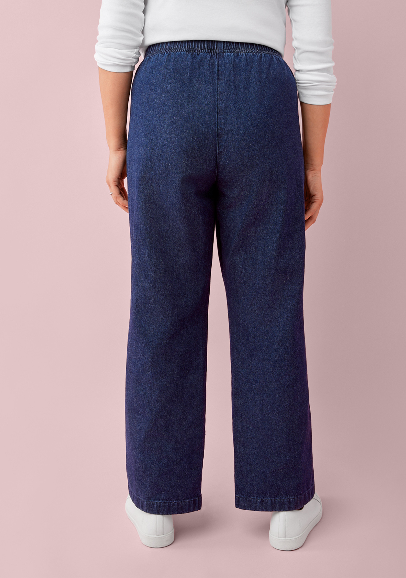 Basic Villager Jean with Pockets Back View
