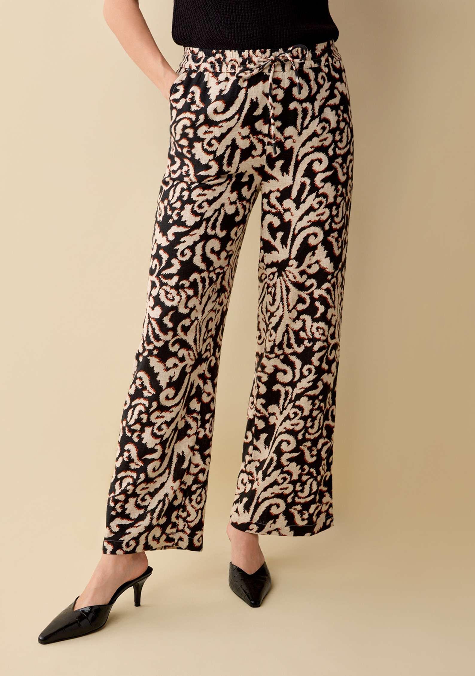 Linen-Blend Printed Pant Half Body