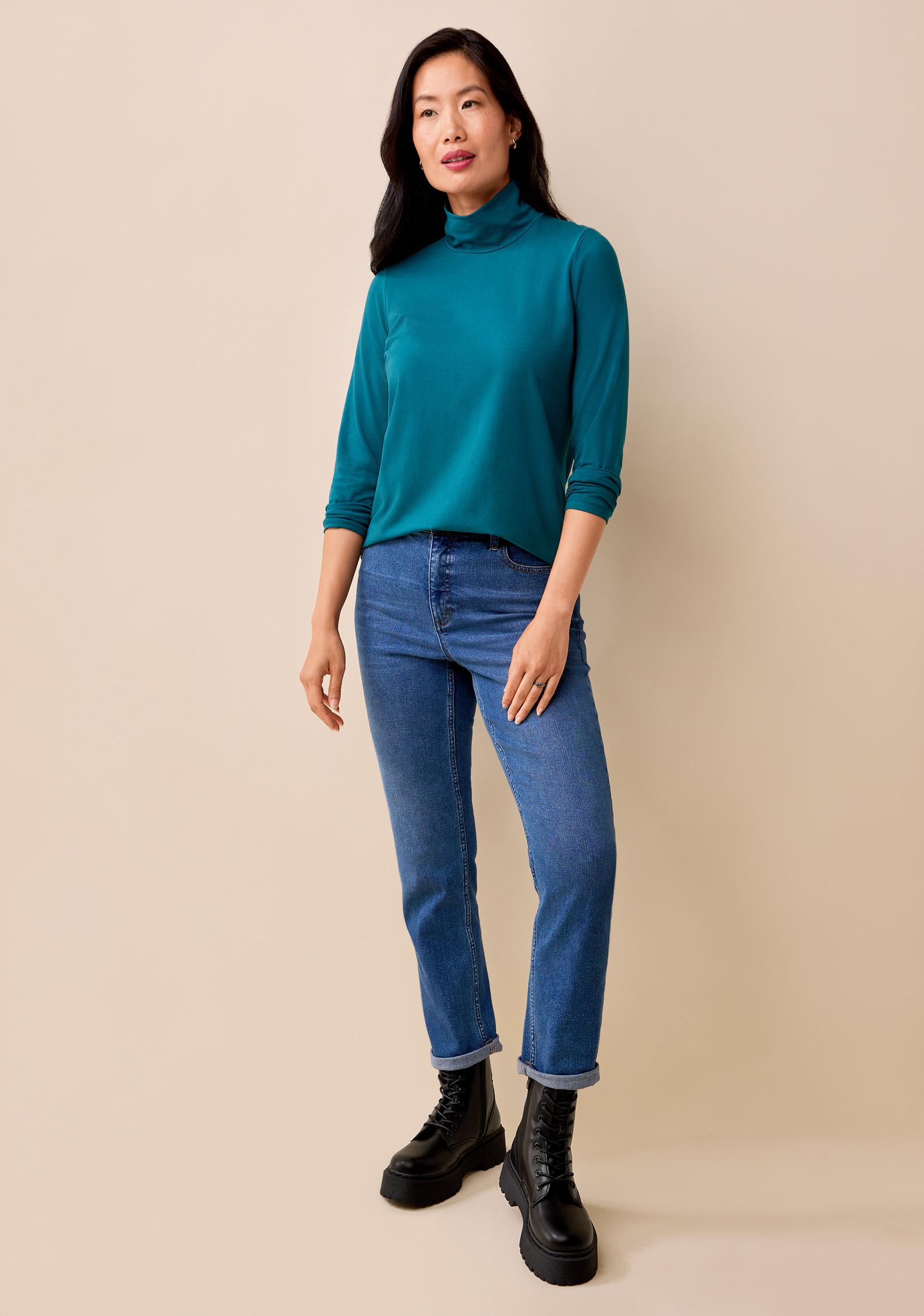 Mockneck Jersey Tee Full Body