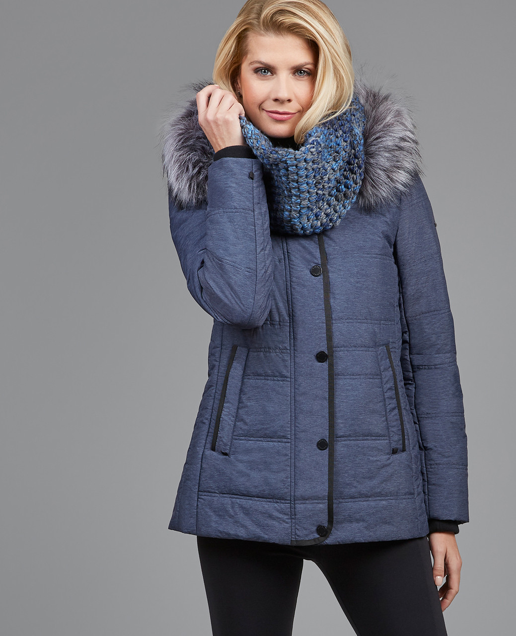 Woman's navy chunky knit infinity scarf
