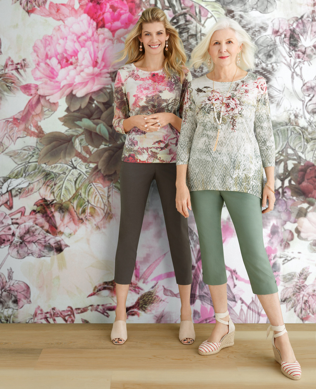 Women's petite peony floral printed top