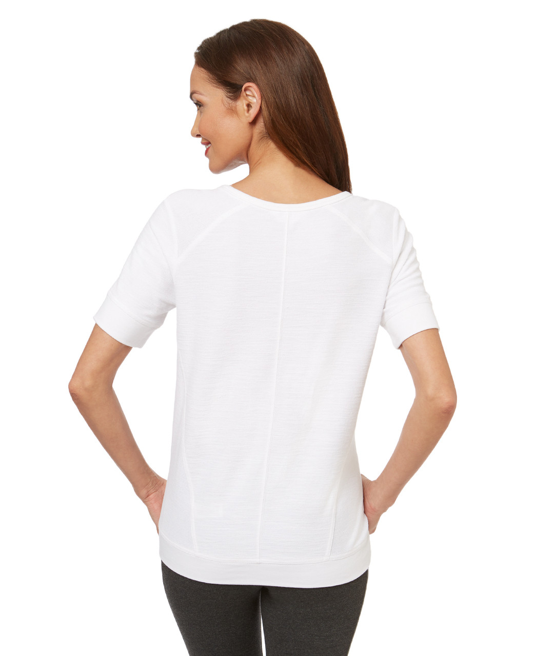 This short sleeve women's popover is a soft and seamless alternative to the classic white t shirt.