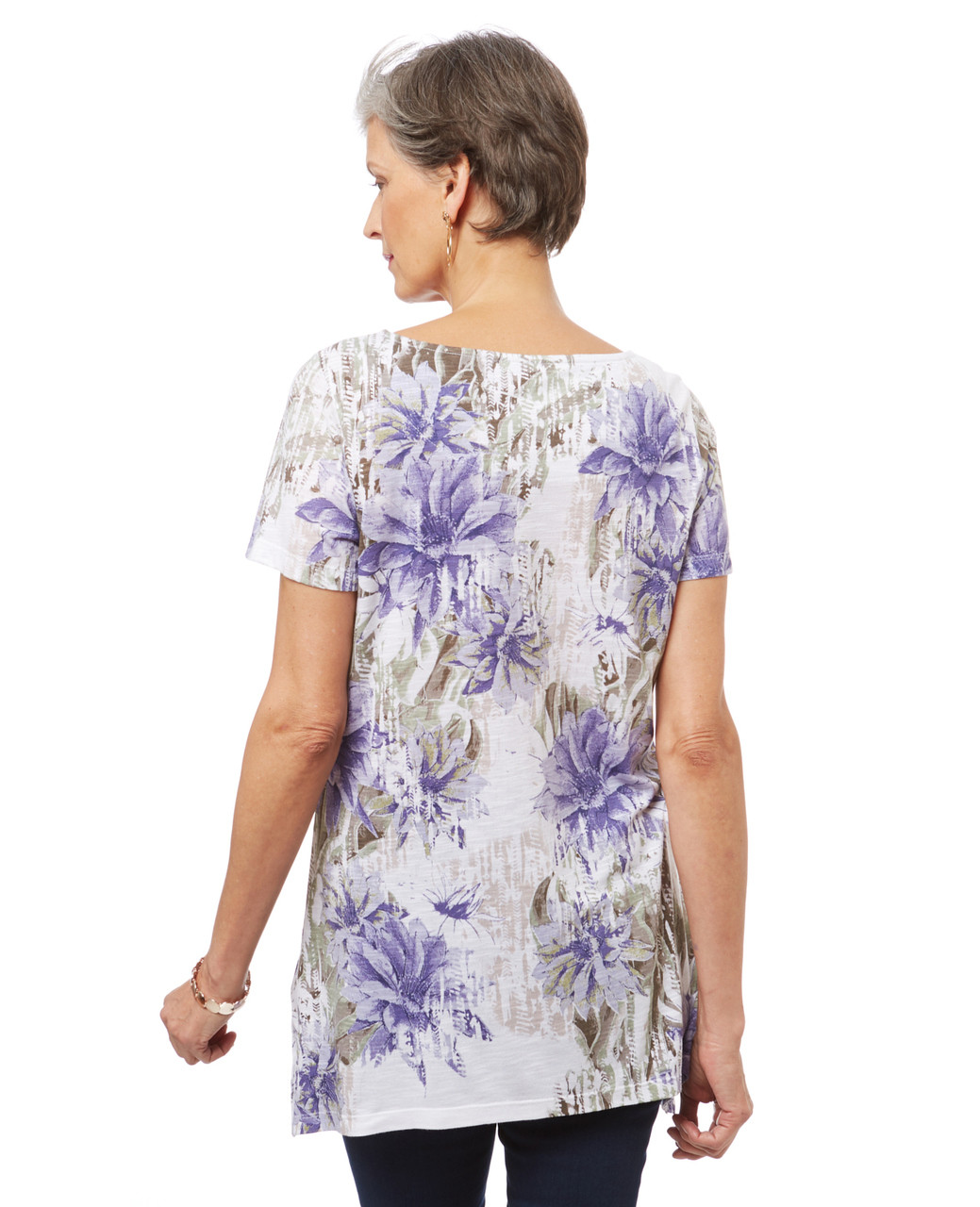 Women's long top with short sleeves and a floral print