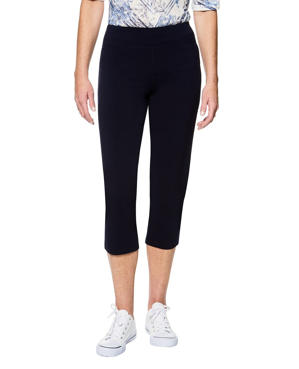 Women's  active yoga capri legging tucked in shirt