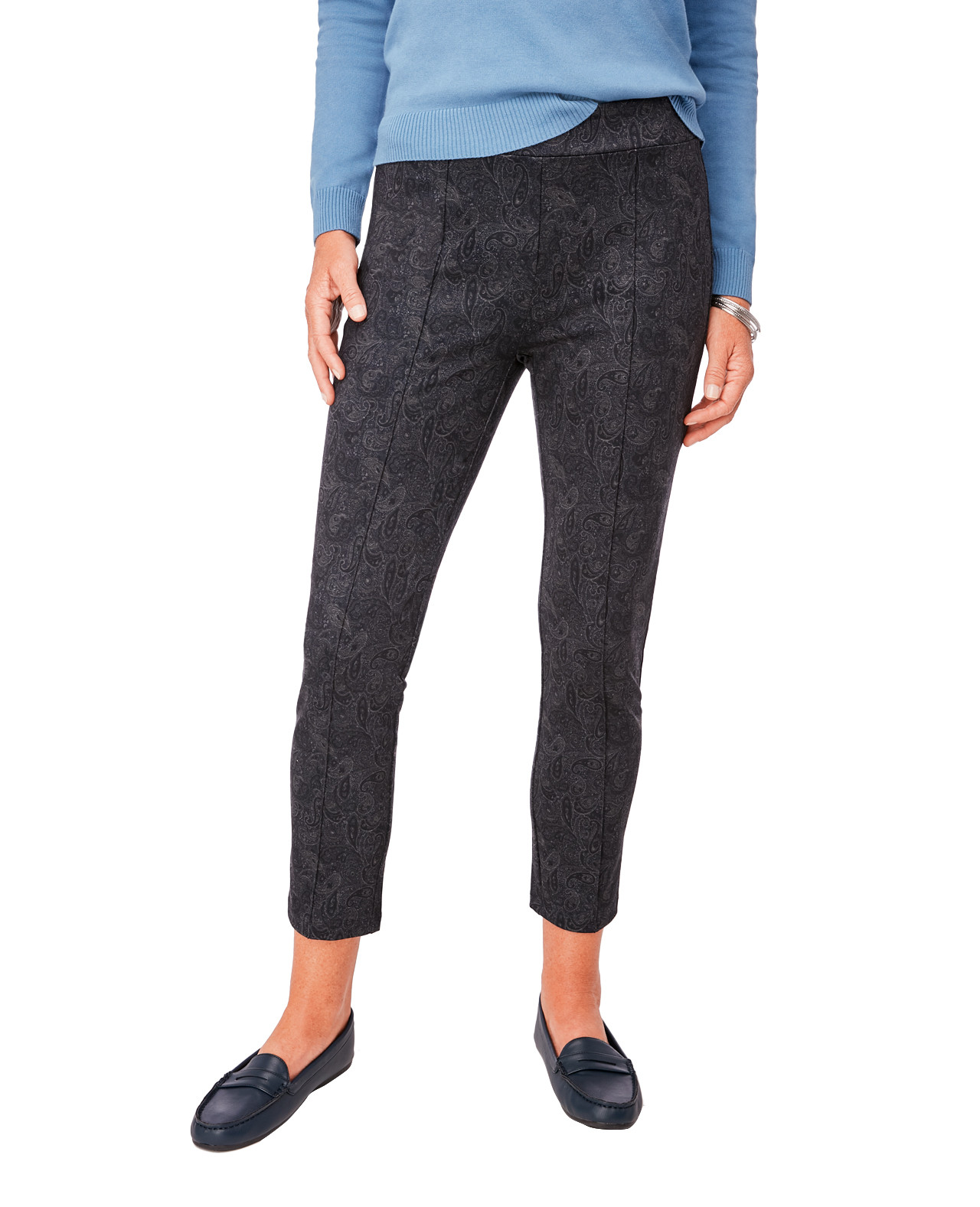 Paisley Printed Jegging Front View Untucked Top