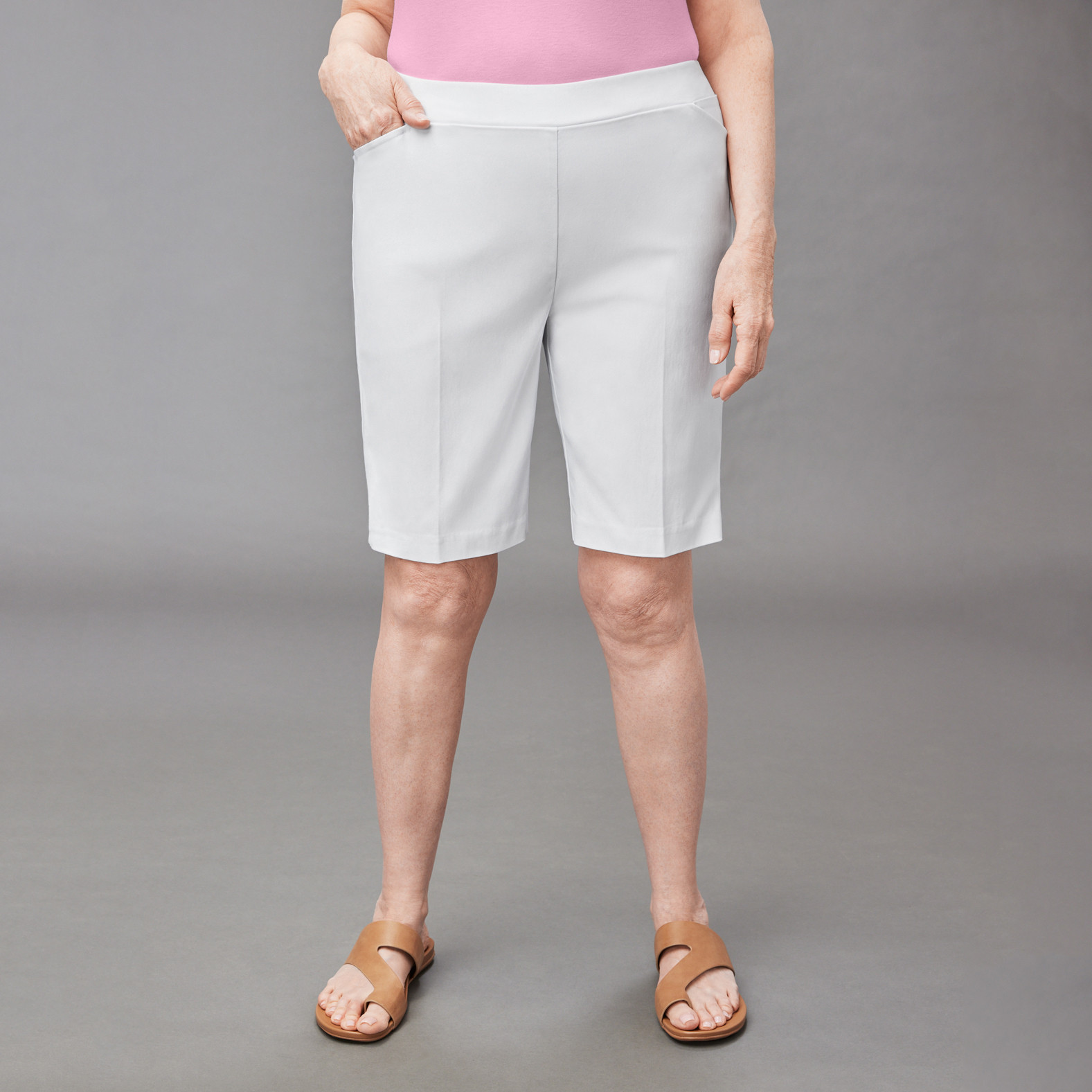 Petite - Pull On Short Front View Pocket