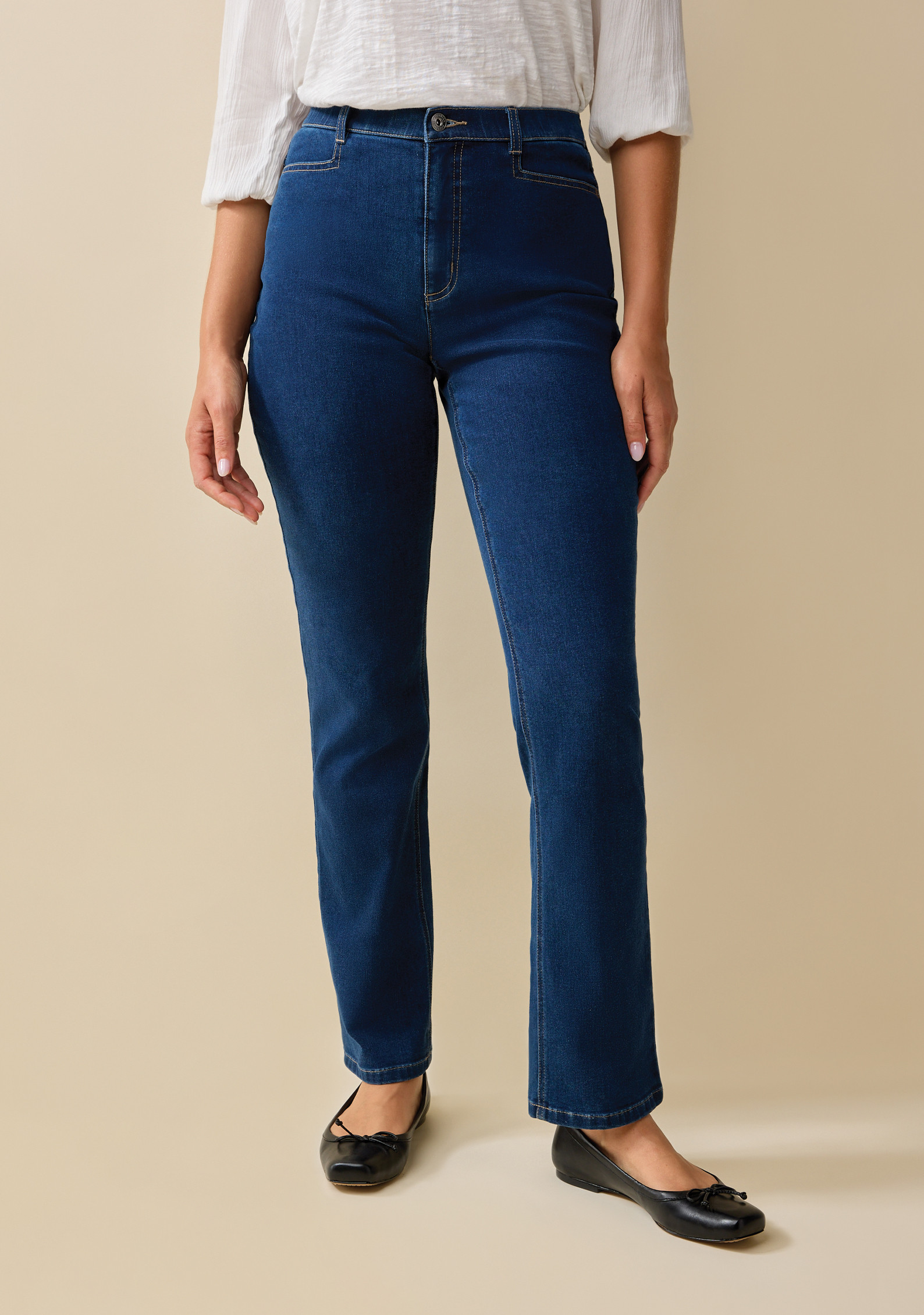 Curvy Essential Jean - Medium Wash Half Body