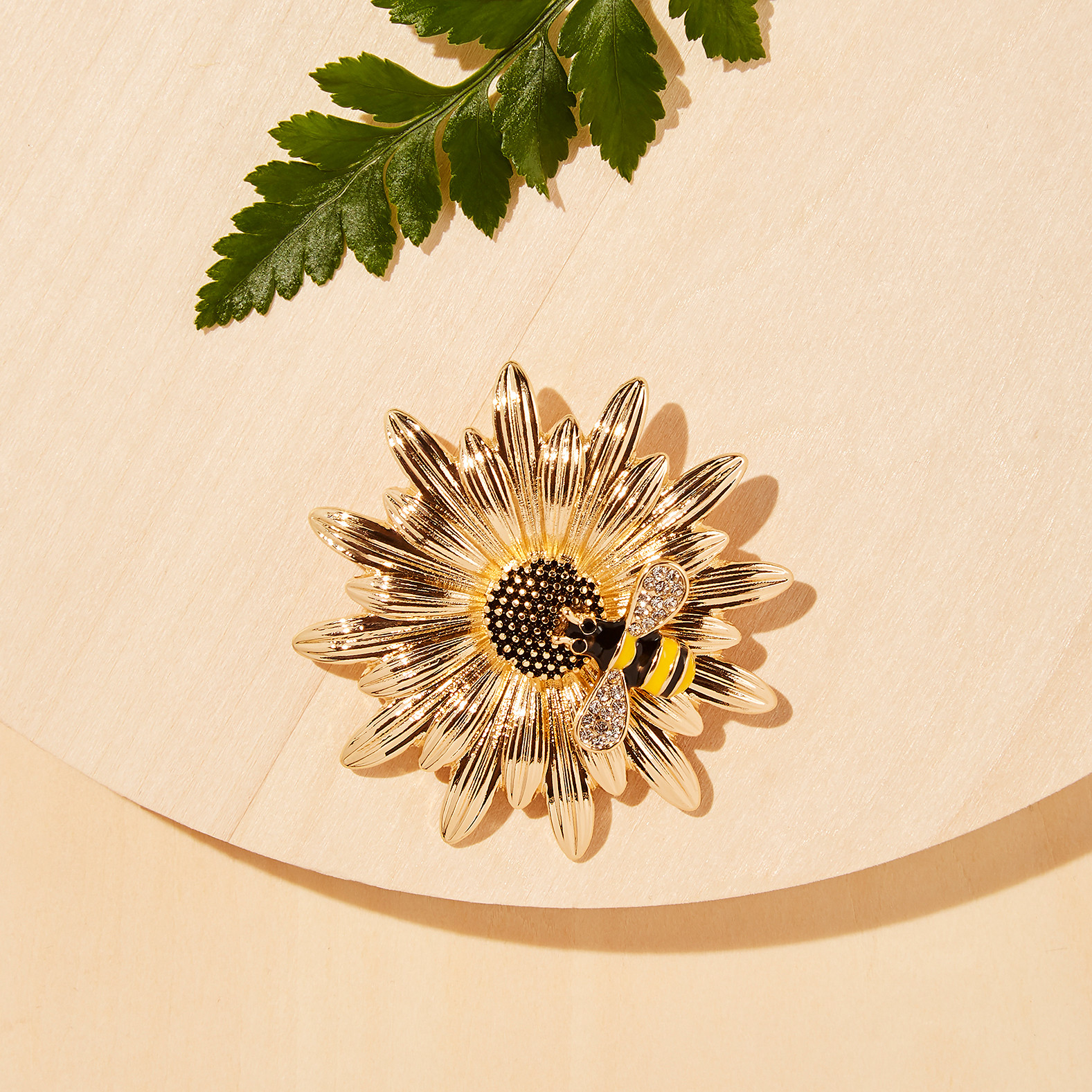 Bumblebee on Flower Pin