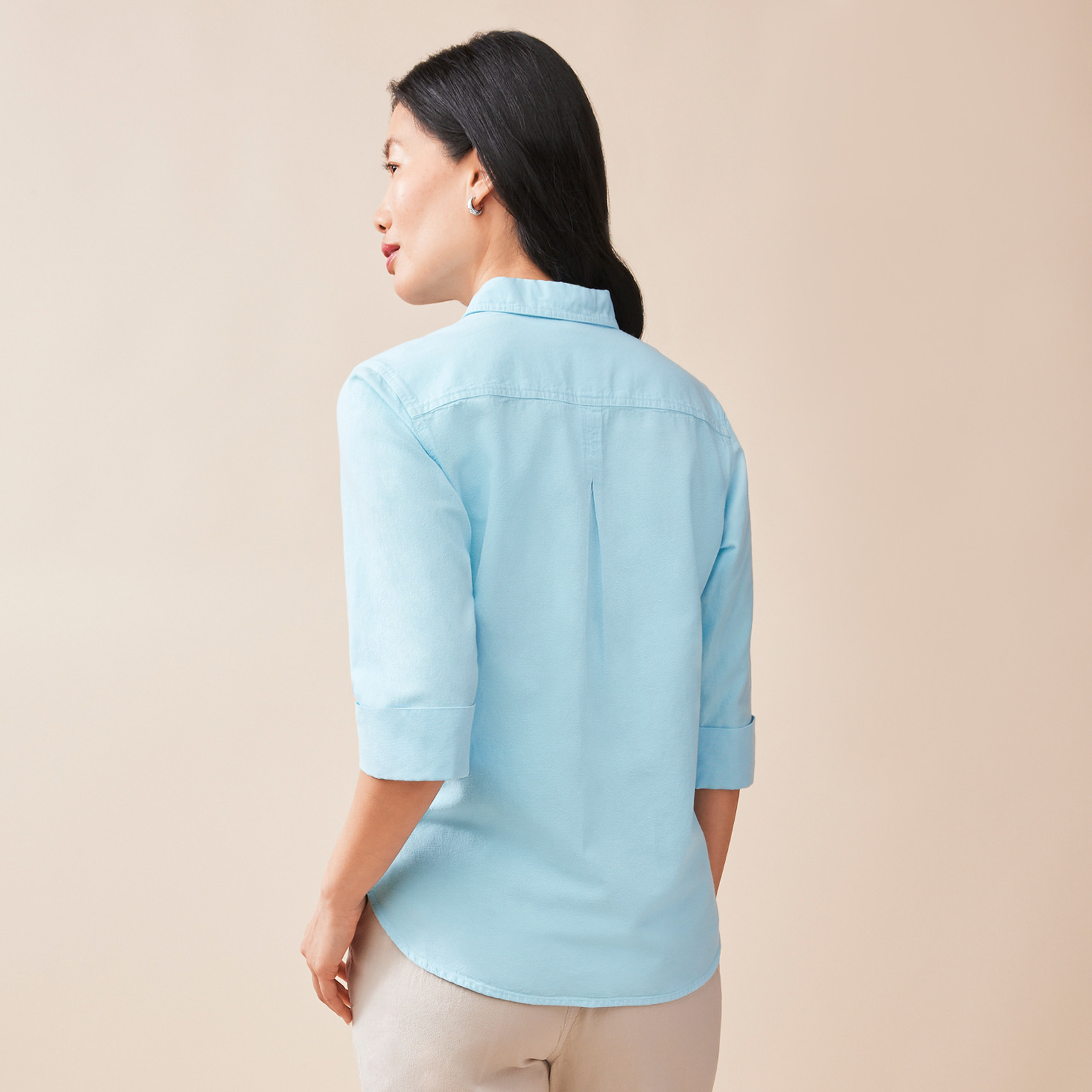 3/4 Cuffed Sleeve Garment Dye Shirt Back View Half Body