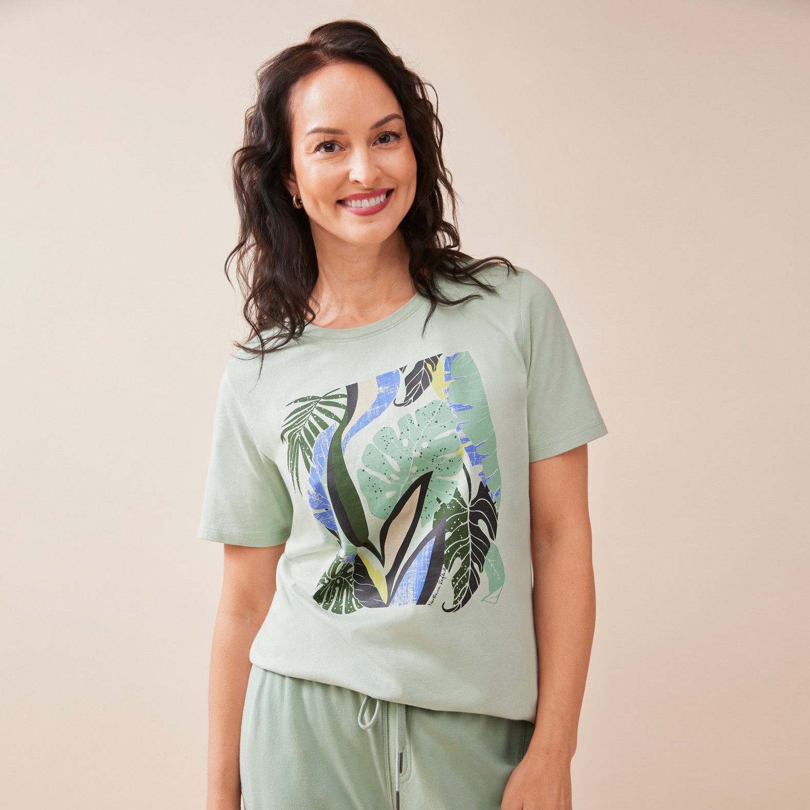 Abstract Leaf Semi Fit Tee