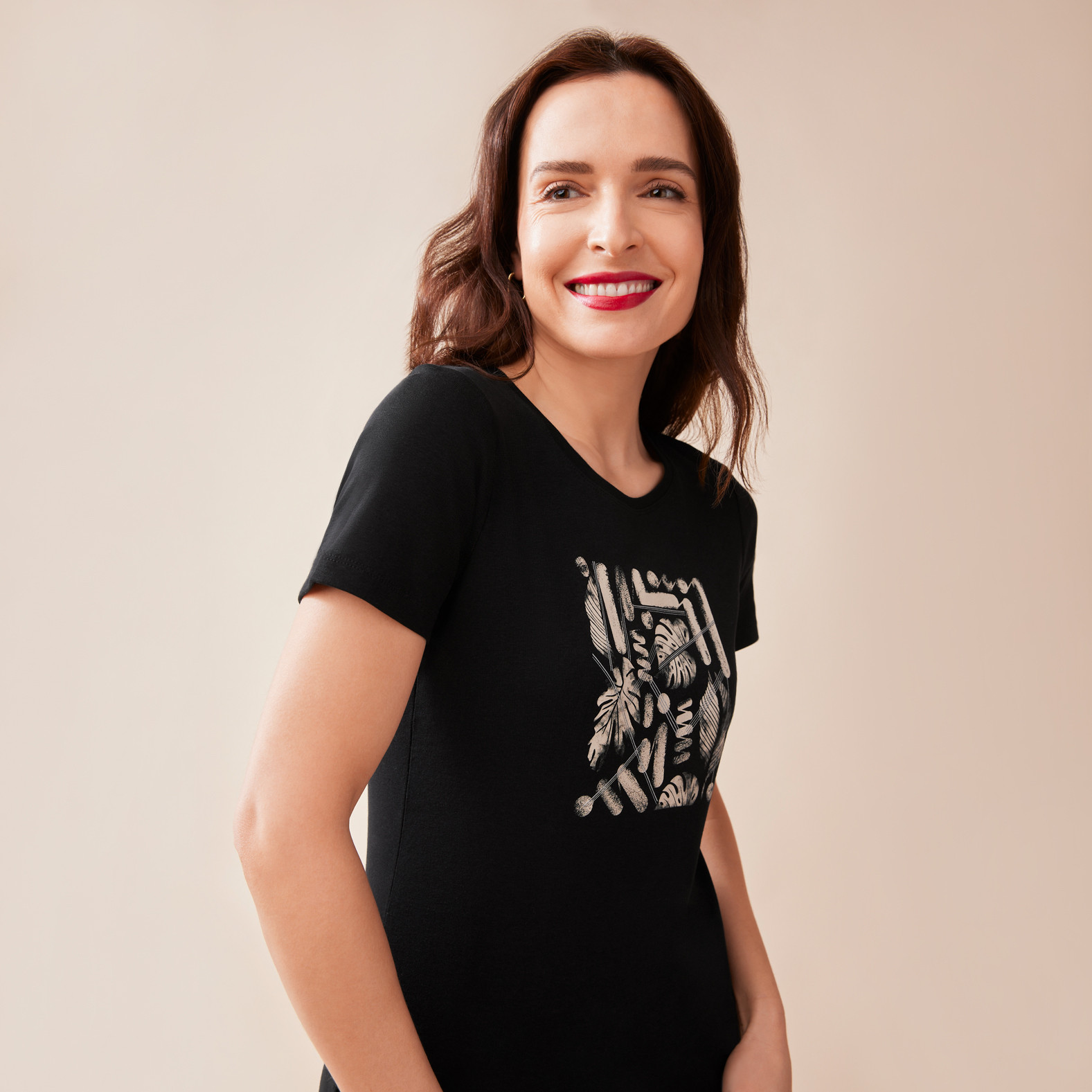 Abstract Leaf Tee Half Body Front View
