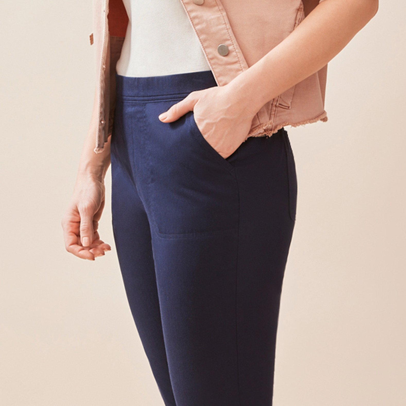 Cargo Jogger Close Up of Waistband - Navy