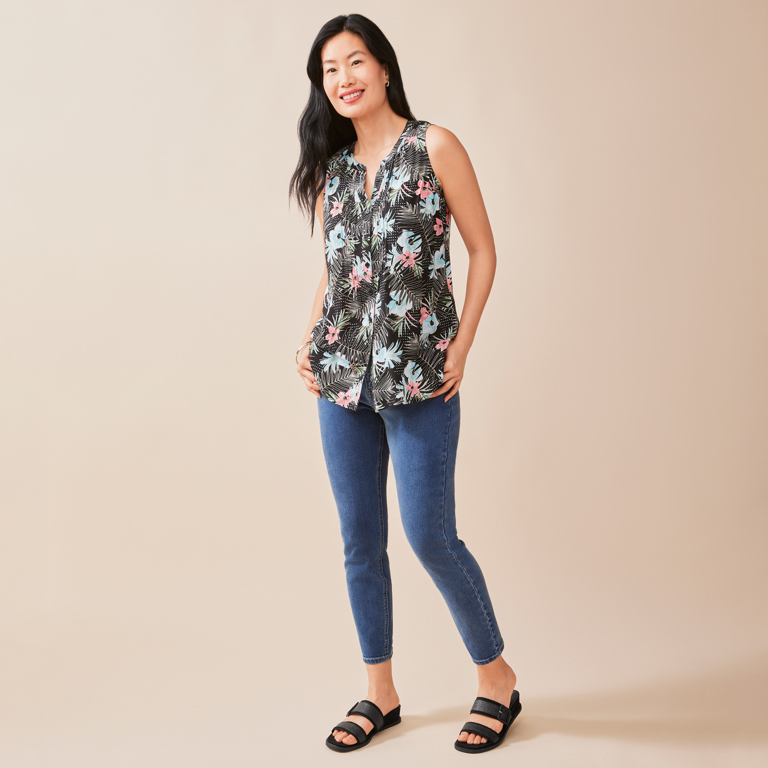 Pleated Sleeveless Shirt Full Body
