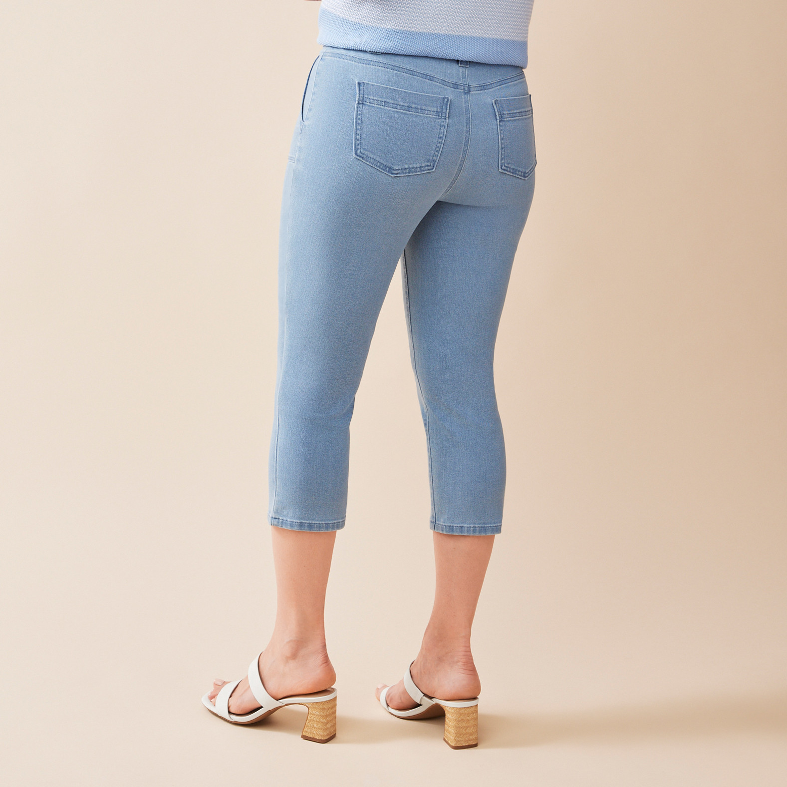 Petite - Cargo Pocket Crop Pants Half Body Back View