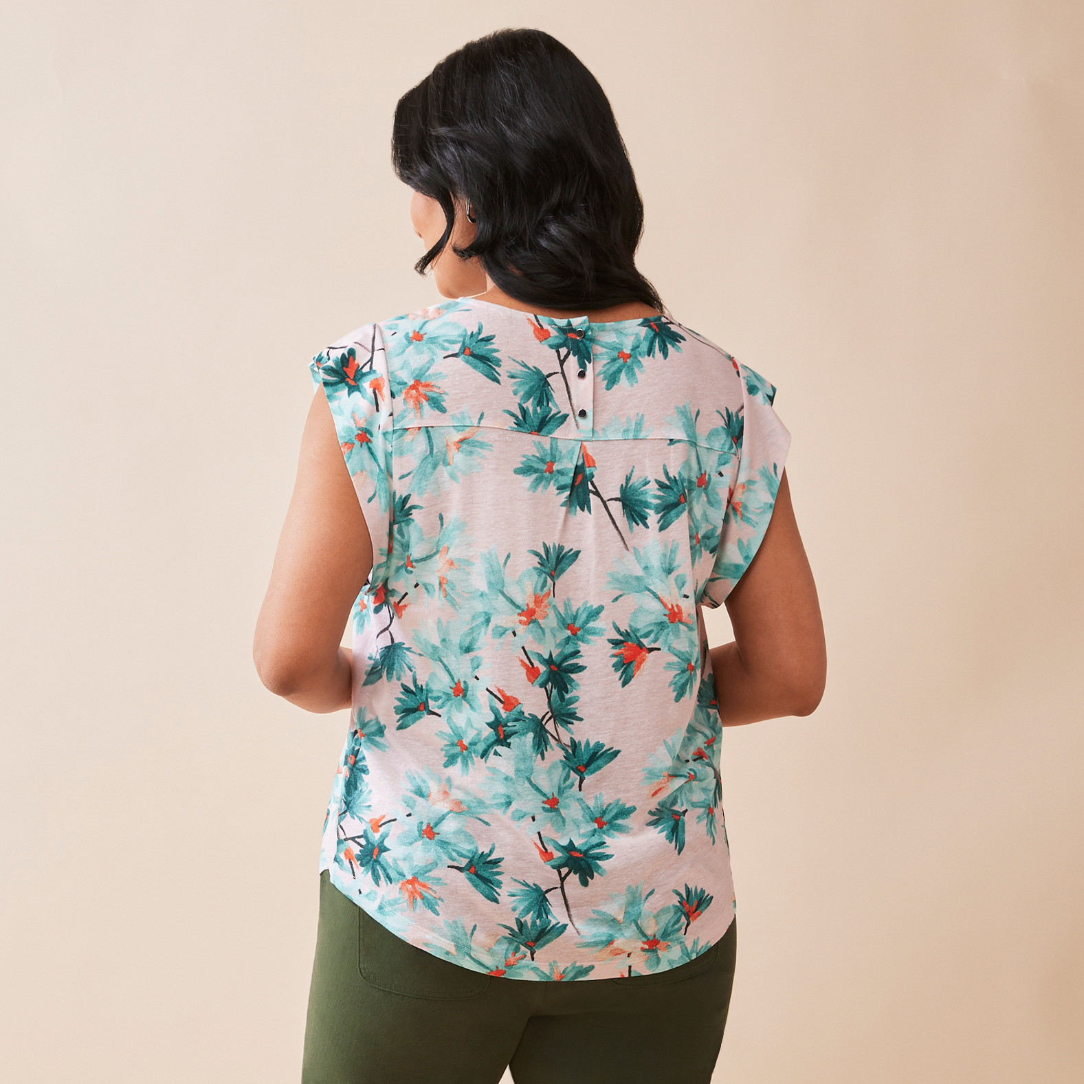 Capped Sleeve Printed Tee Back View