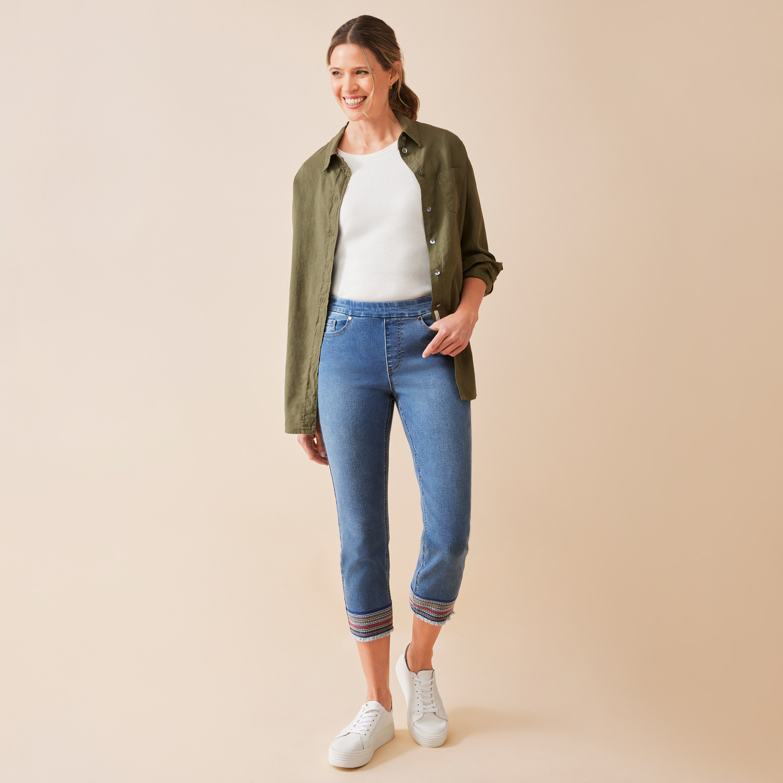 Embroidered Comfort Crop Jean