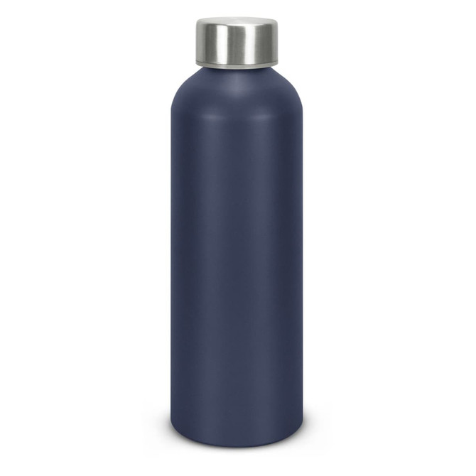 A drink bottle made of recycled aluminium in a deep navy blue hue with a silver screw-top lid and a logo.