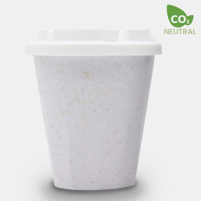 A drinking cup with a speckled white design, featuring a lid and a CO2 neutral logo.