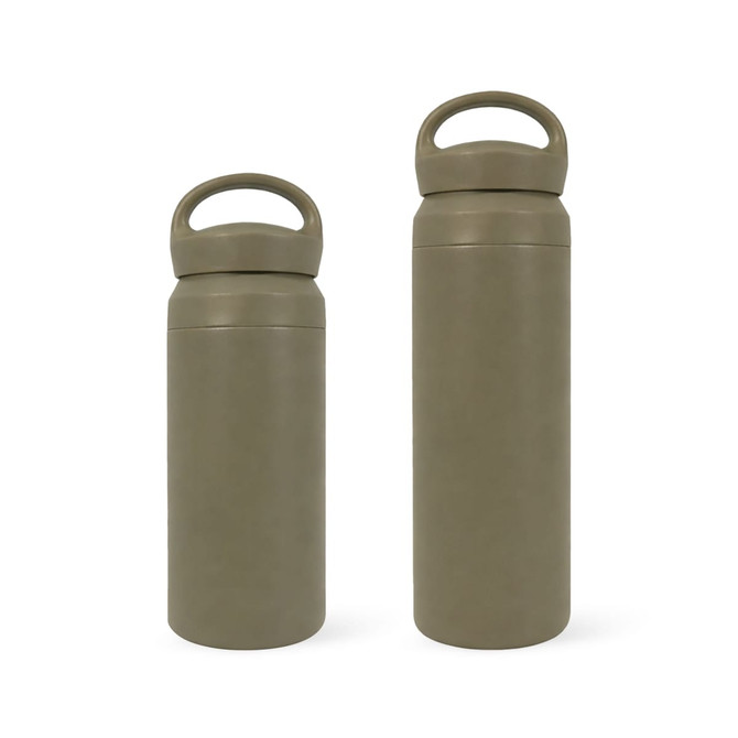 A drink bottle set featuring a double wall design in olive green, with a handle for easy carrying.