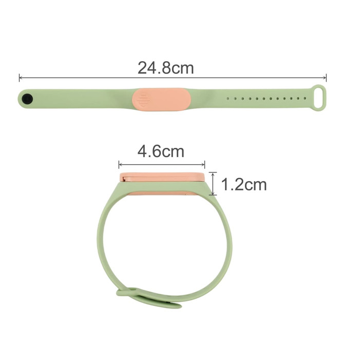 A green wristband with a peach button, measuring 24.8cm long, 4.6cm wide, and 1.2cm thick, featuring a logo.