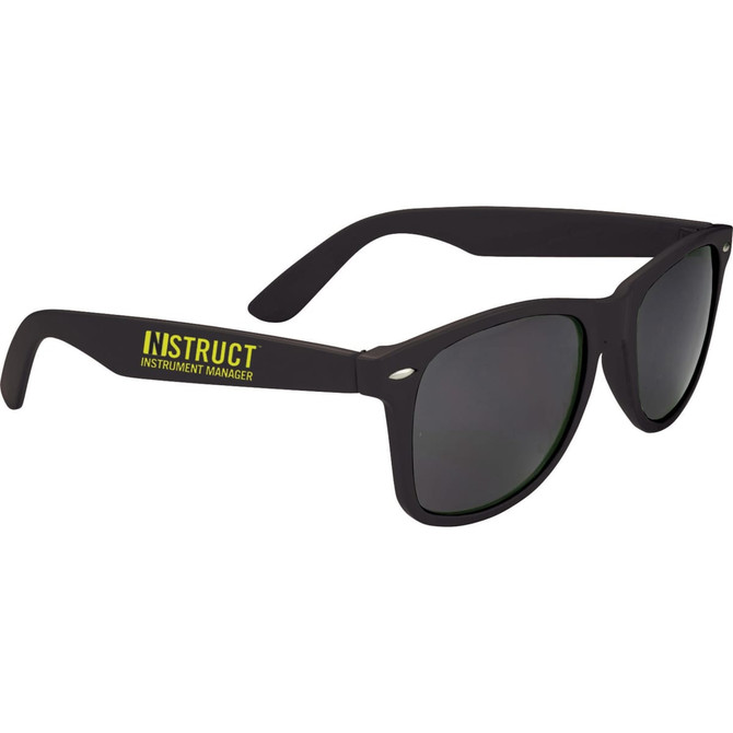 Black sunglasses with dark lenses and a logo on the side. Ideal for leisure and outdoor activities.
