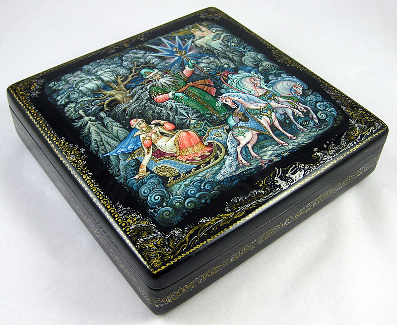 Morozko by Kovaleva | Kholui Lacquer Box