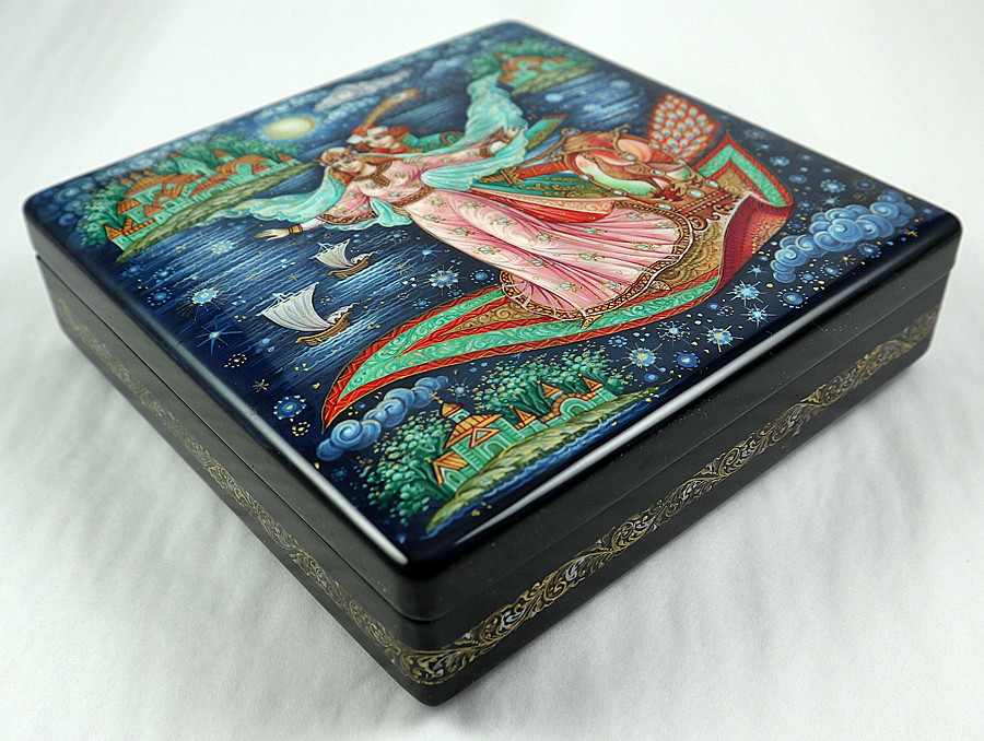 Snow Maiden and Her Forest Friends | Kholui Lacquer Box