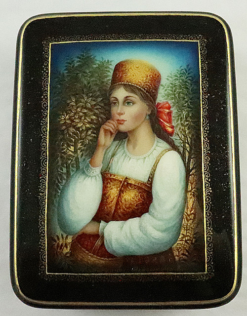洋書 Russian Lacquered Miniatures Vintage Russian Palekh Miniature Signed Black Lacquer Box