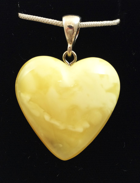 Butterscotch Amber Heart Pendant - small | Baltic Amber