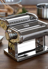 Marcato Atlas Plus 150 Pasta Machine – Chrome on a tabke