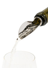 L’Atelier du Vin Wine Aerator – Pourer Leaf on a white background being used to pour wine