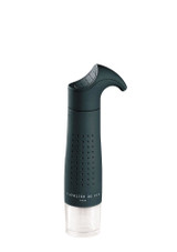 L’Atelier du Vin Gard’Vin ON/OFF – manual vacuum wine keeper with coated metal pump and visual seal indicator, shown on a white background. L’Atelier du Vin Gard’Vin ON/OFF – manual vacuum wine keeper with coated metal pump and visual seal indicator, shown on a white background.