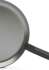 Close-up of the De Buyer Carbone Plus Crepe Pan – 24 cm Carbon Steel