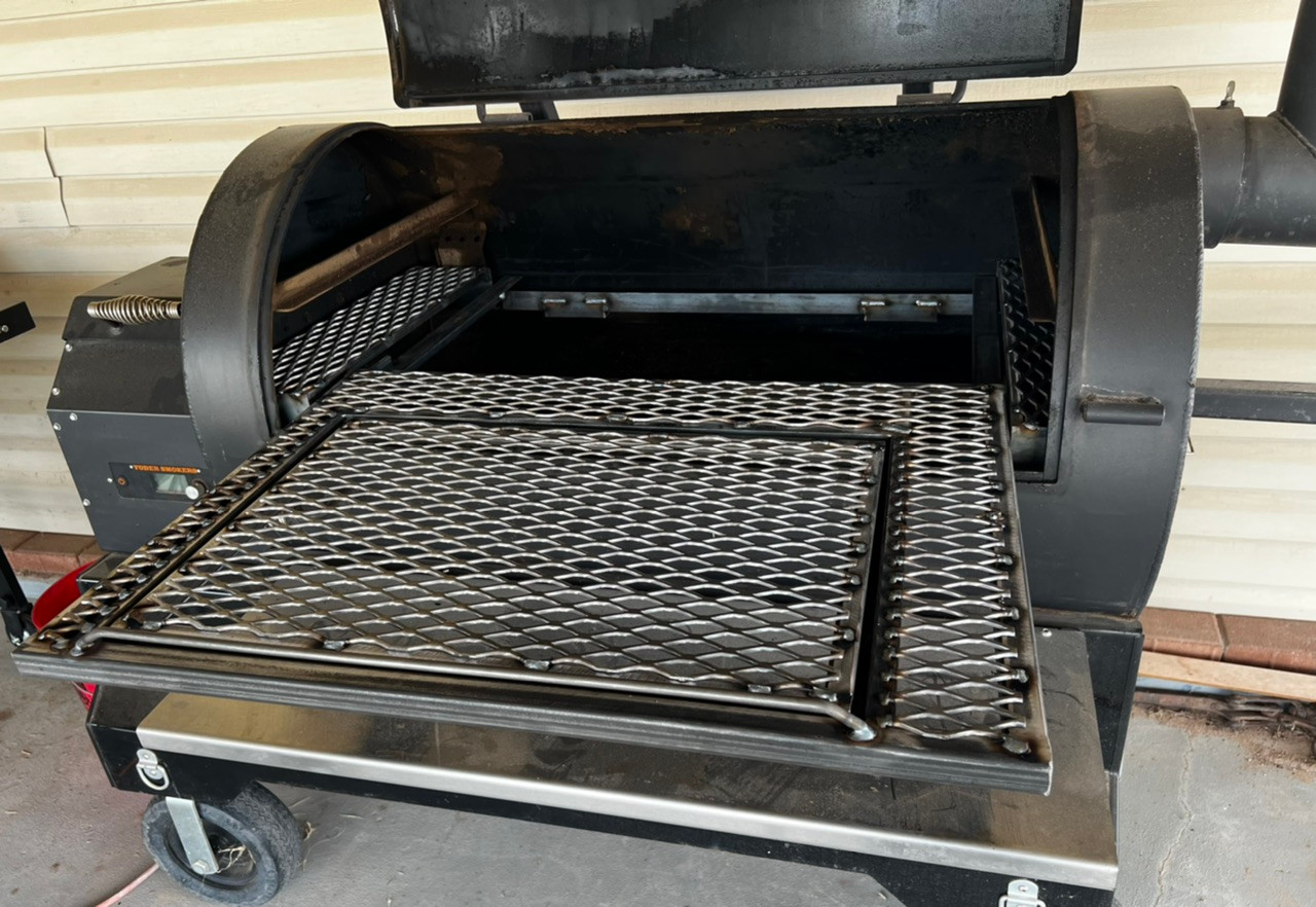 Yoder 1500 Sliding Shelf Accessory Options