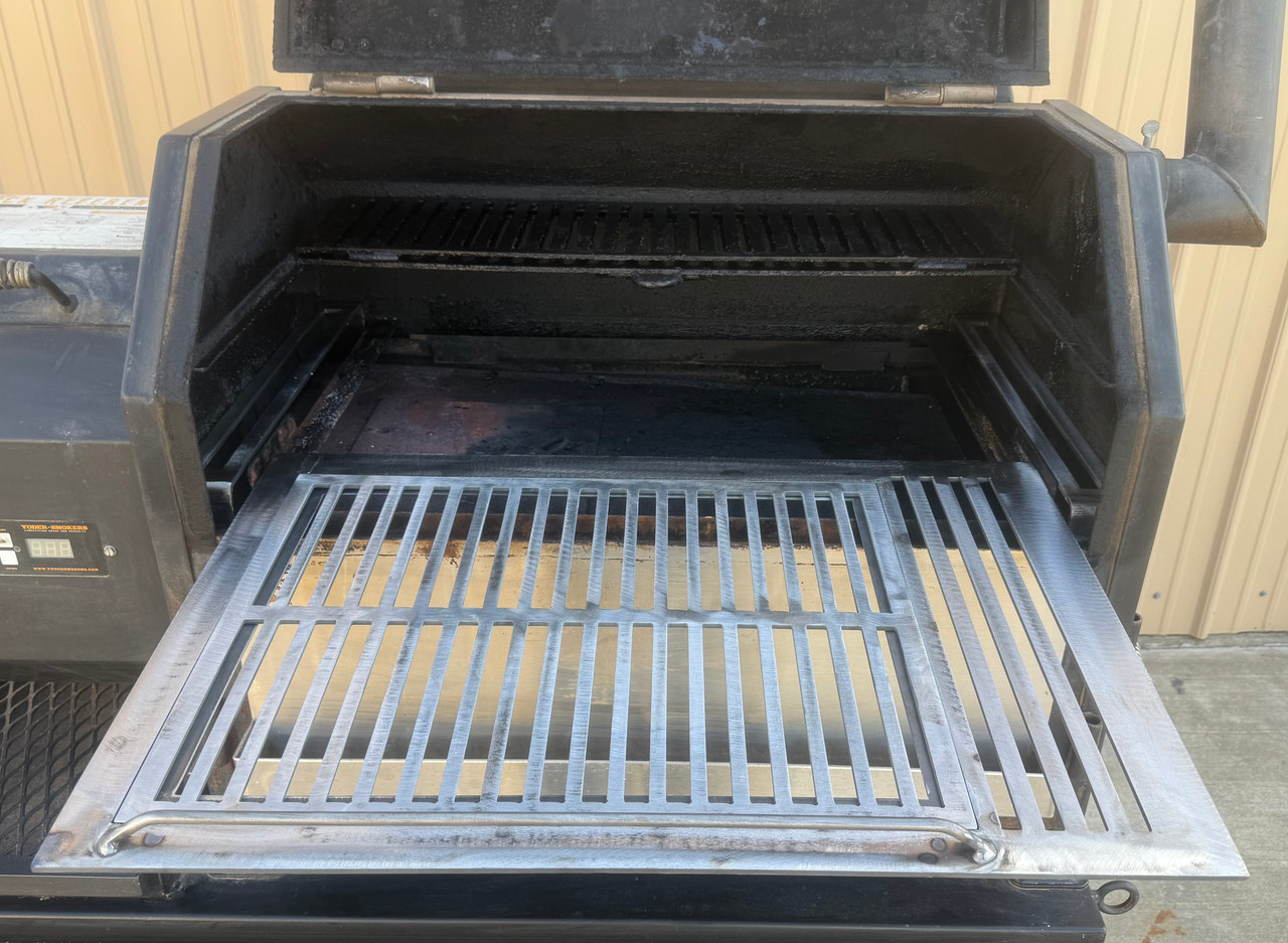Yoder 640 BBQ Sliding Shelf Accessory Kit w/ Drop-In