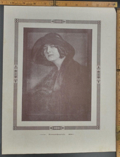 Rimembrando, to remember. Young lady posing in a large hat.  Original Antique Print 1916.